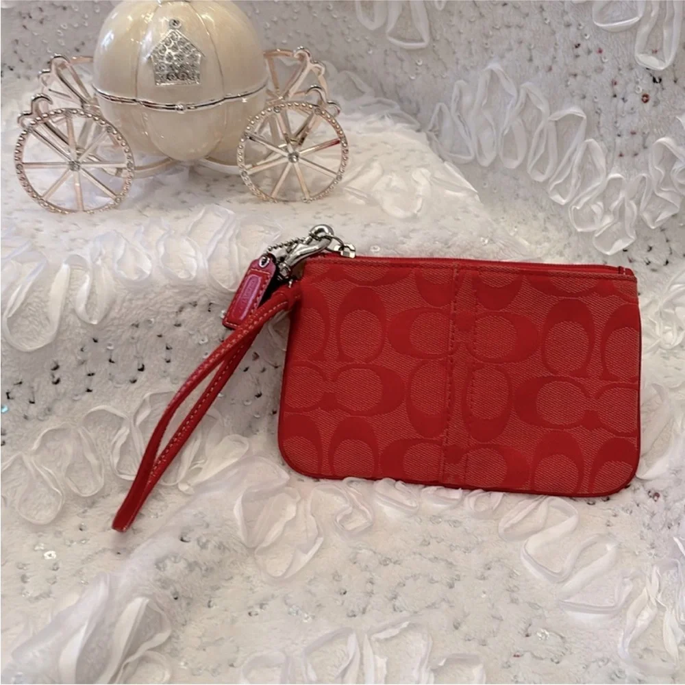 Coach EUC‎ Red Wristlet Clutch